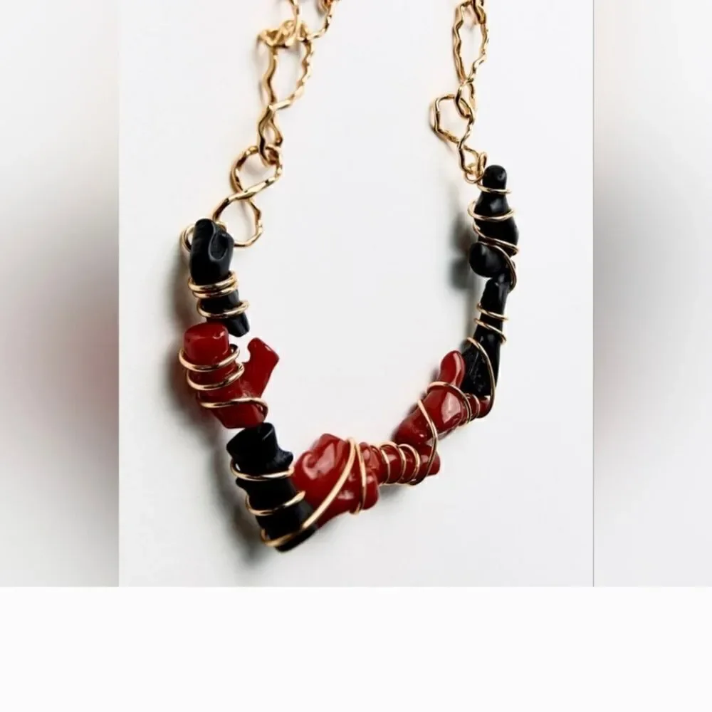 ZARA SET MATCHING SET FAUX CORAL NECKLACE AND RING